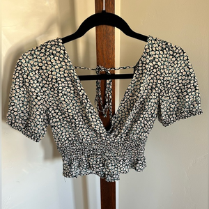 Sky‎ and Sparrow Crop Top